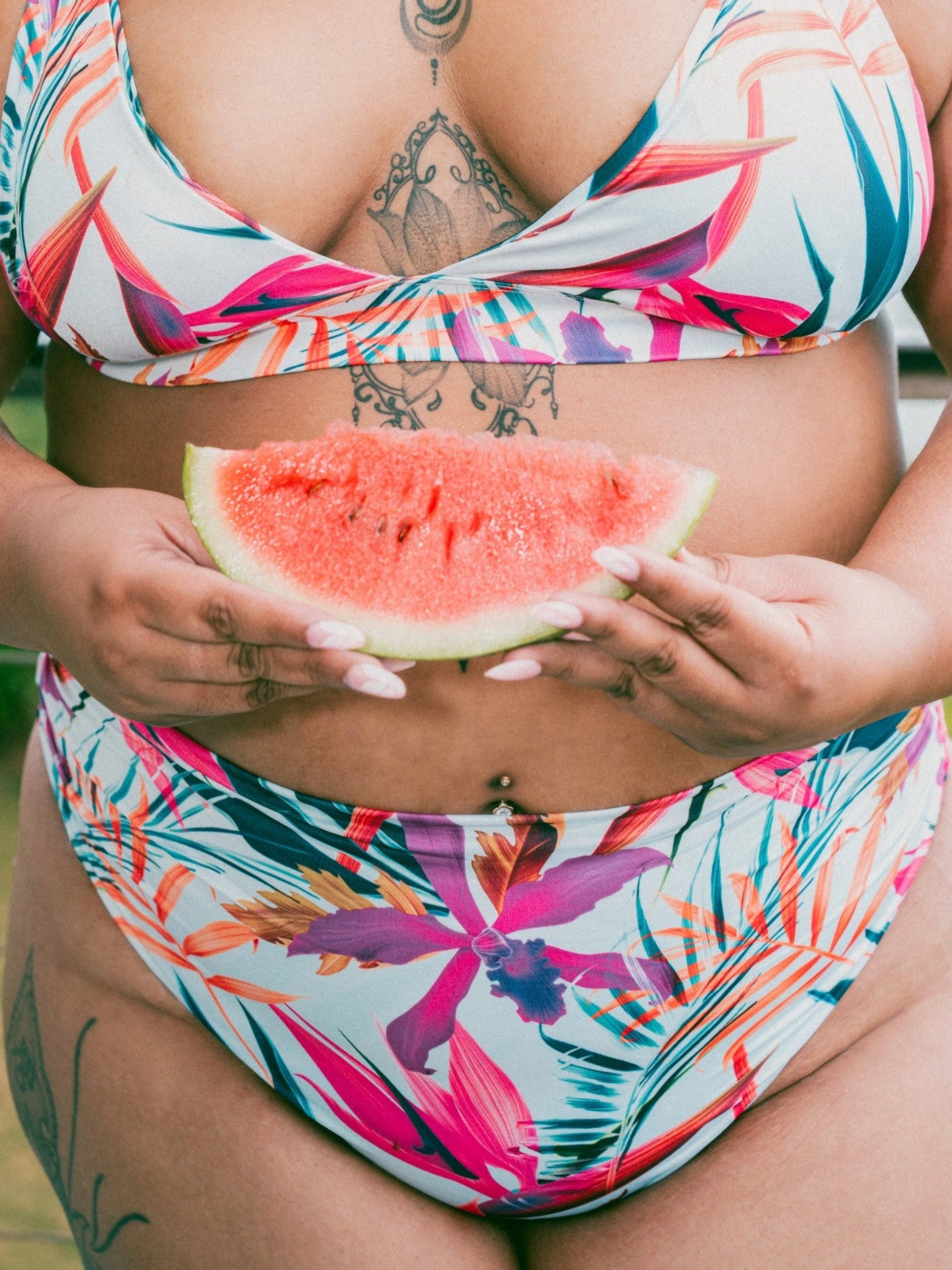 Culotte de bikini Aurora – Taille haute froncée tropicale – EMRALD